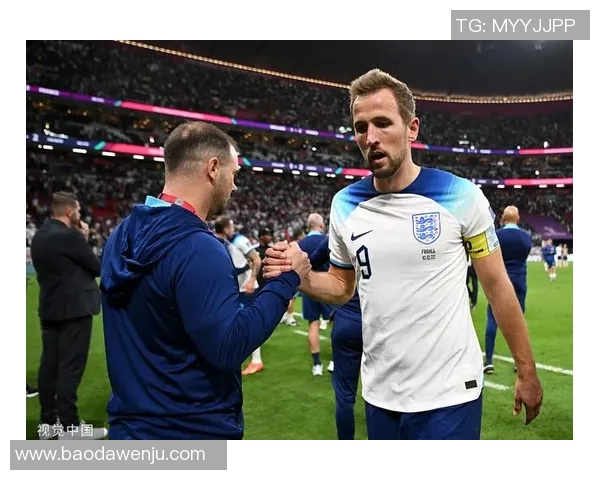 凯恩如何在面对世界顶级防线时展现个人技术与战术智慧的全面分析