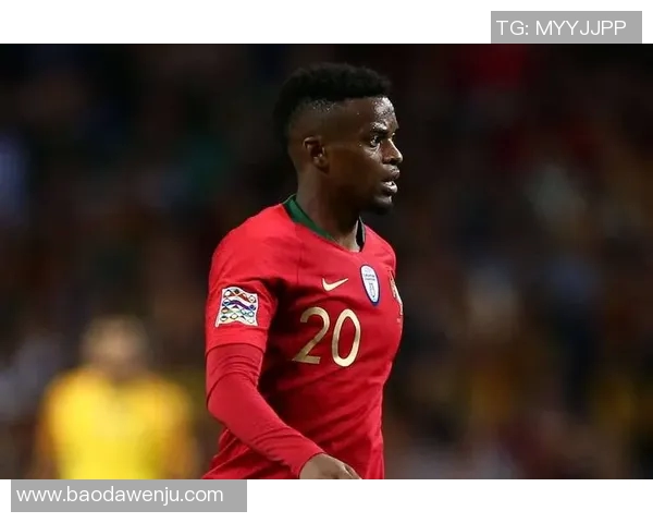 足球场上的璀璨星光那些踢足球的明星们精彩瞬间的视觉盛宴